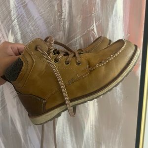 Boys boots